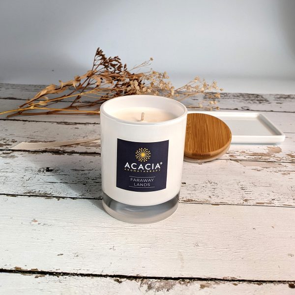 Tropical Breeze Natural Soy Wax Candle 220g - Image 2